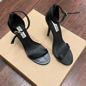 Steve Madden - Black Strappy heel